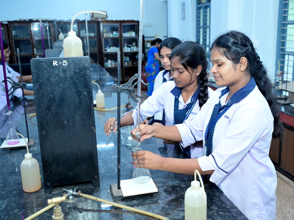 Chemistry laboratory instruments