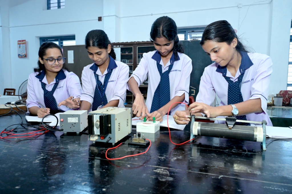 Physics laboratory student workspace